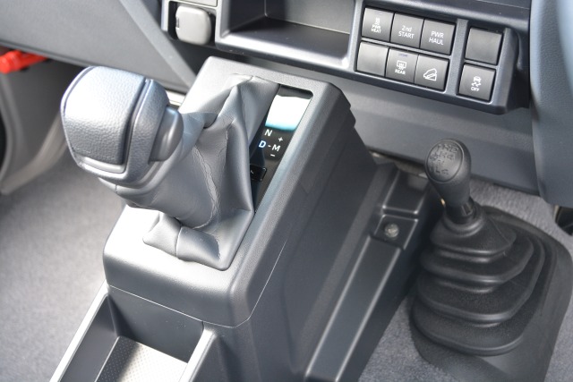 トヨタ:ランドクルーザー70