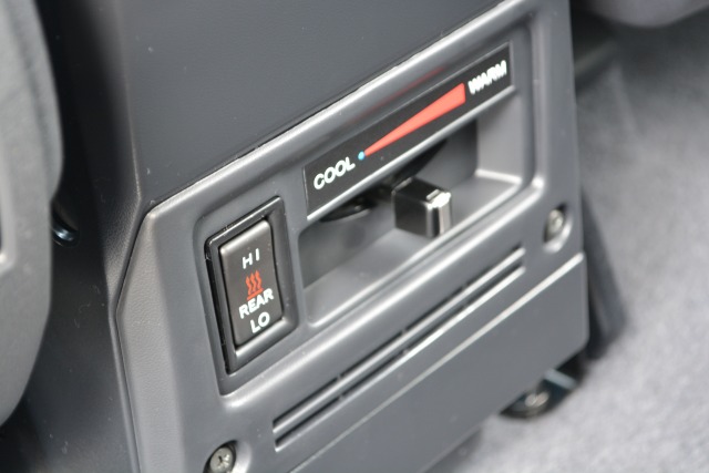 トヨタ:ランドクルーザー70