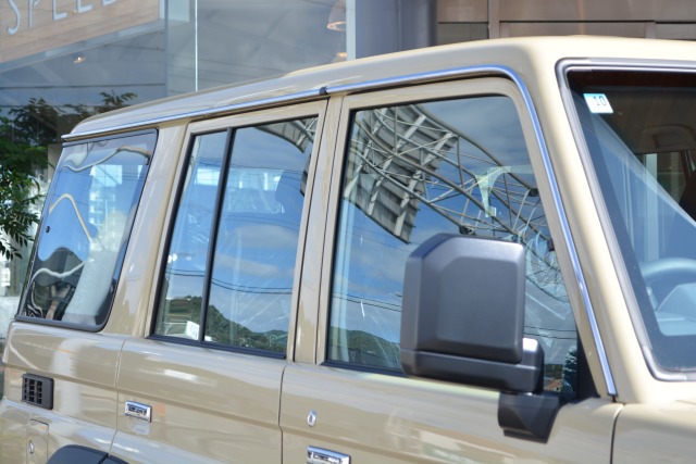 トヨタ:ランドクルーザー70