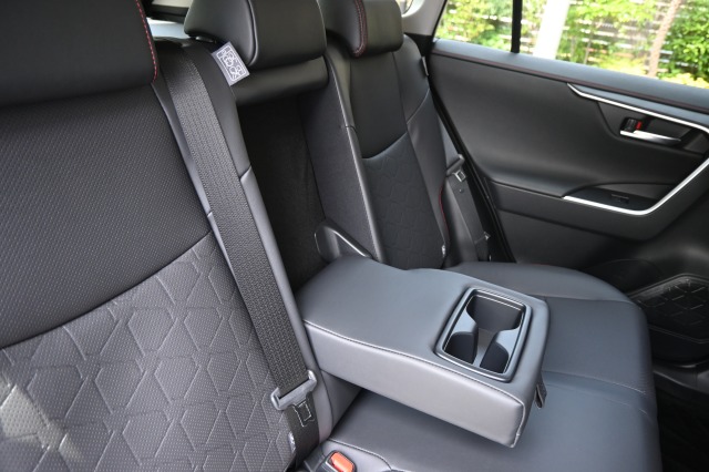 トヨタ:RAV4
