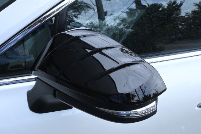 トヨタ:ハリアー