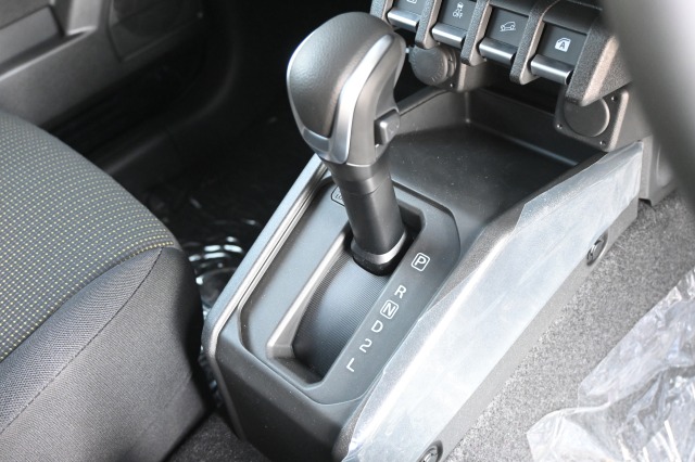 スズキ:ジムニーノマド