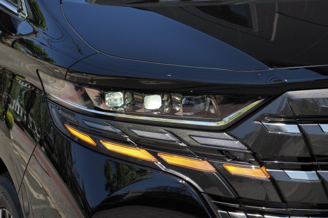 トヨタ:アルファード