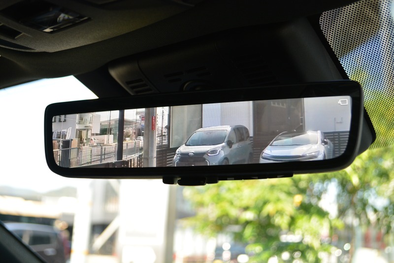 トヨタ:クラウンスポーツ