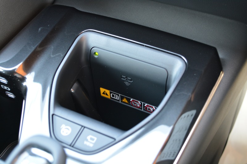 トヨタ:クラウンスポーツ