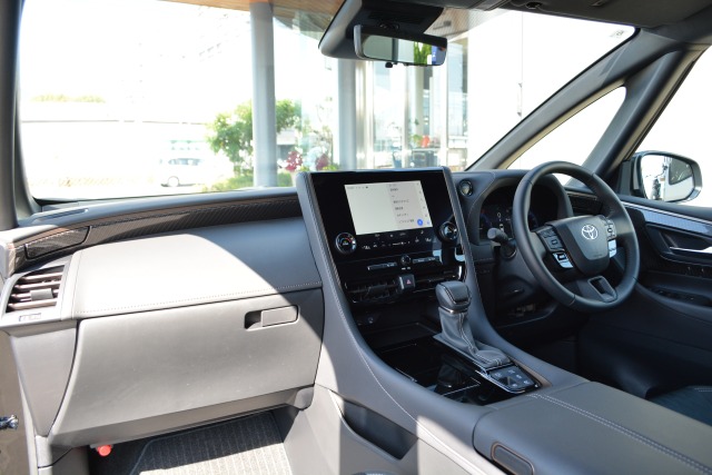 トヨタ:アルファード