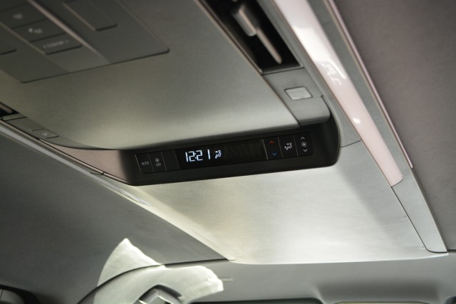 トヨタ:アルファード