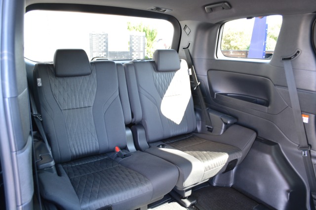 トヨタ:アルファード