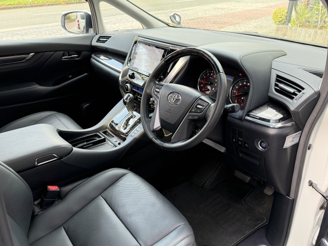 トヨタ:アルファード