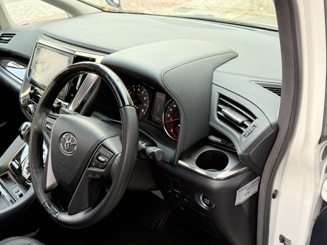 トヨタ:アルファード