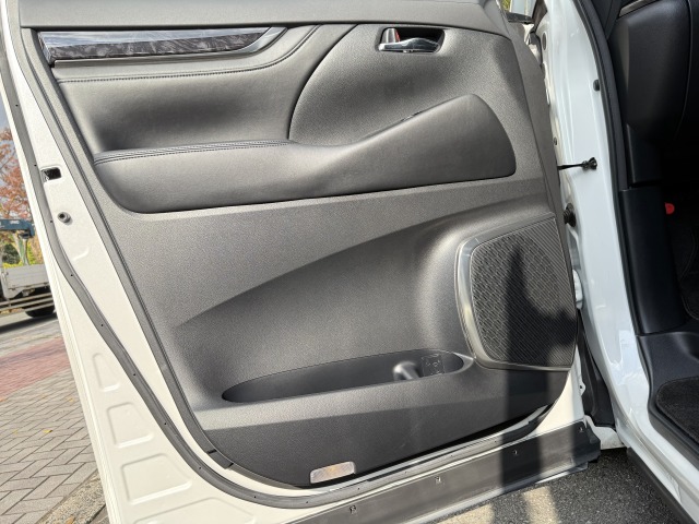 トヨタ:アルファード