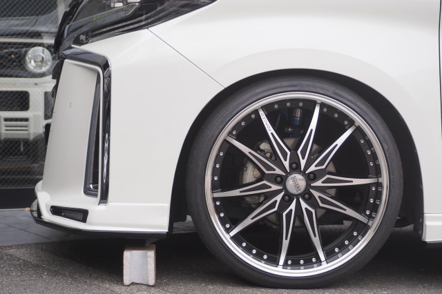 トヨタ:アルファード