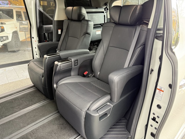 トヨタ:アルファード