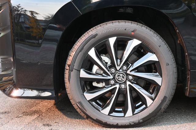 トヨタ:ヴォクシー