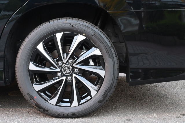 トヨタ:ヴォクシー