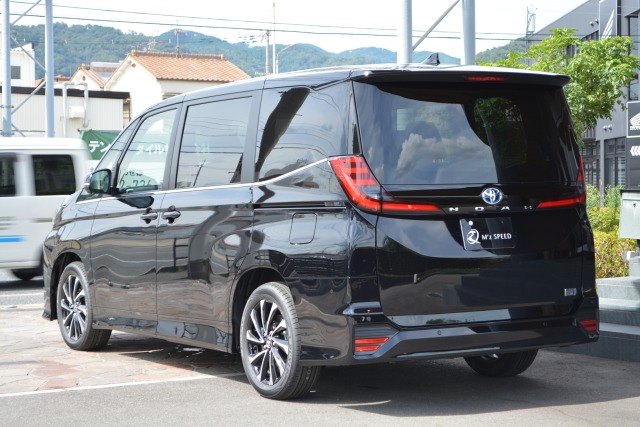 トヨタ:ノア(エアロボディ）