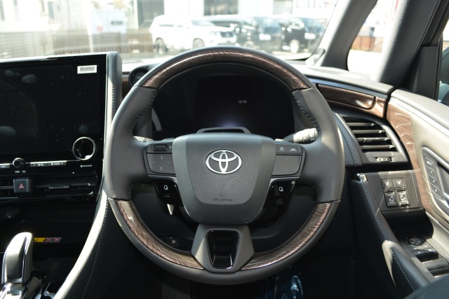 トヨタ:ヴェルファイア