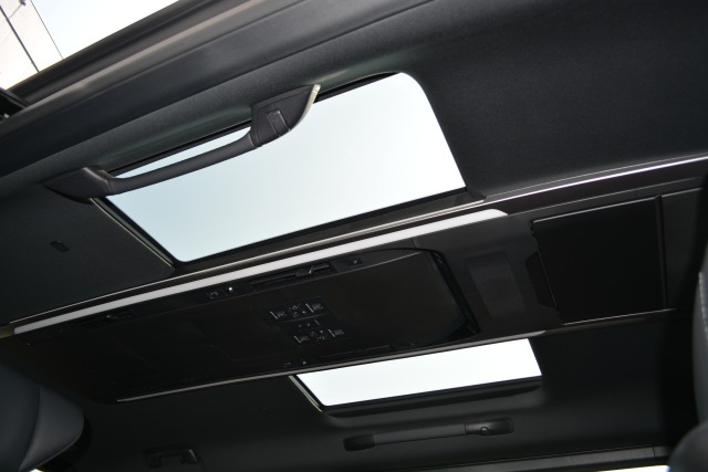 トヨタ:ヴェルファイア