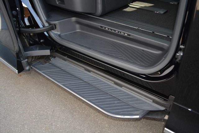 トヨタ:ヴェルファイア