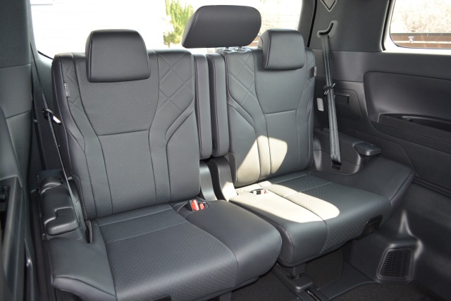 トヨタ:ヴェルファイア