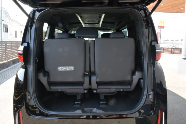 トヨタ:ヴェルファイア