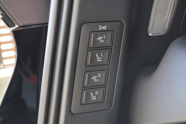 トヨタ:ヴェルファイア