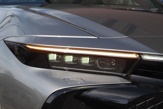 トヨタ:クラウンクロスオーバー