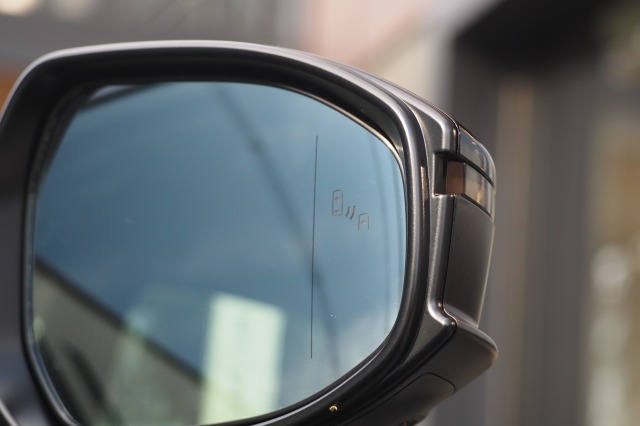 トヨタ:クラウンクロスオーバー