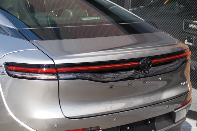 トヨタ:クラウンクロスオーバー