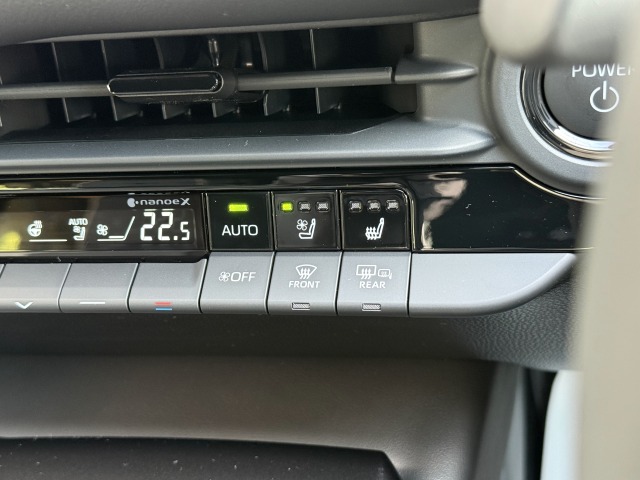 トヨタ:クラウンクロスオーバー