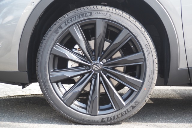 トヨタ:クラウンクロスオーバー