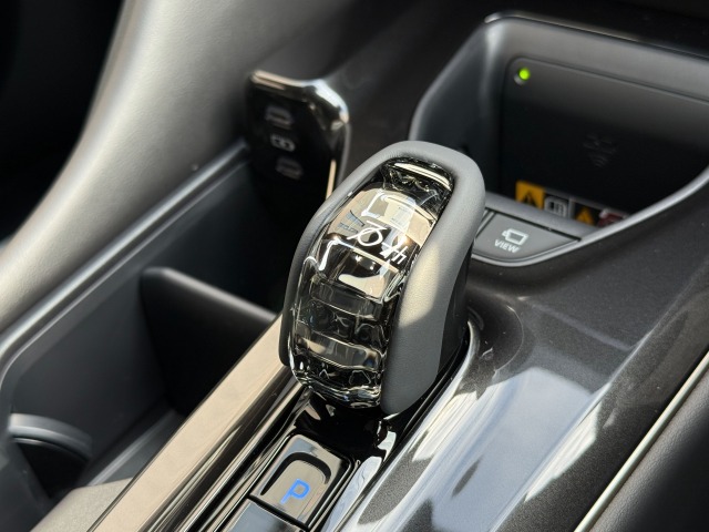 トヨタ:クラウンクロスオーバー