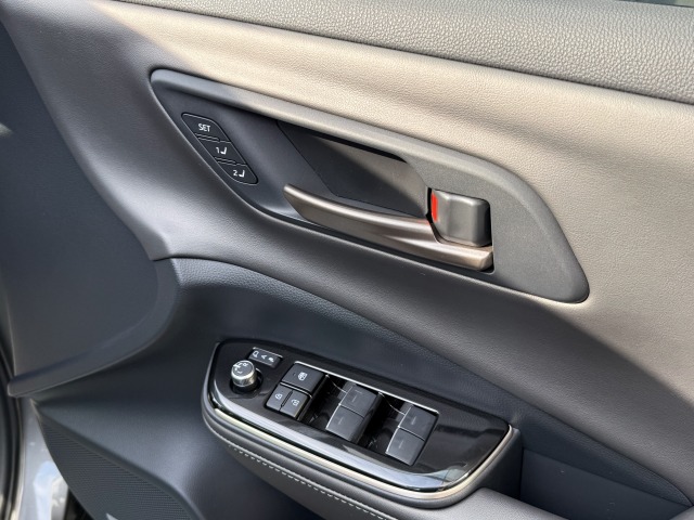 トヨタ:クラウンクロスオーバー