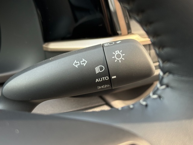 トヨタ:クラウンクロスオーバー