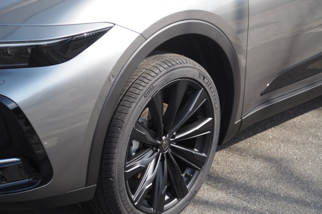 トヨタ:クラウンクロスオーバー