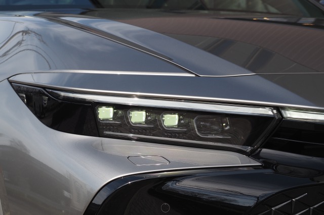 トヨタ:クラウンクロスオーバー