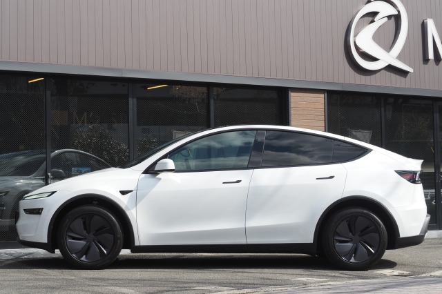 ベンツ:モデルY