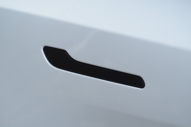 ベンツ:モデルY