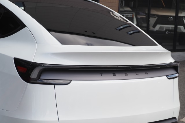 ベンツ:モデルY