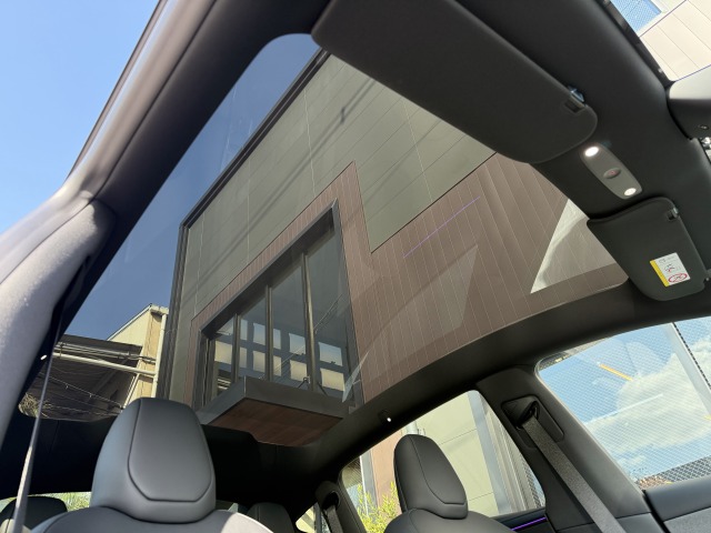 ベンツ:モデルY