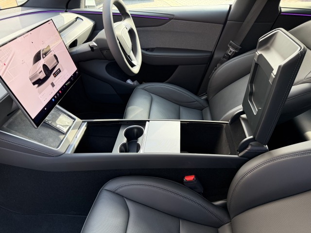 ベンツ:モデルY