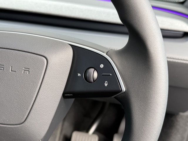 ベンツ:モデルY