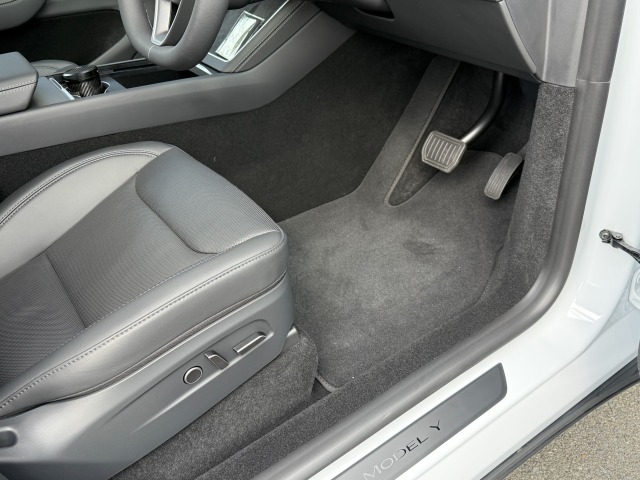 ベンツ:モデルY