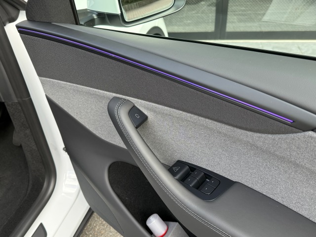 ベンツ:モデルY