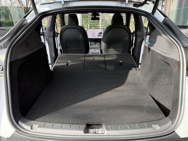 ベンツ:モデルY