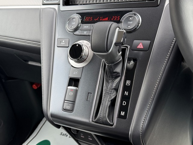 ミツビシ:デリカ D:5