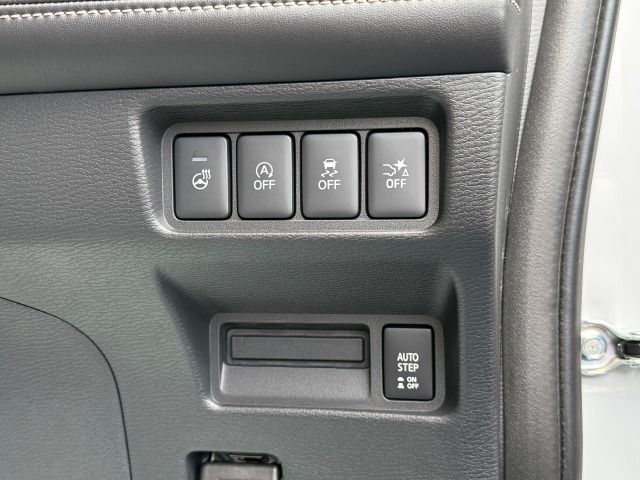 ミツビシ:デリカ D:5