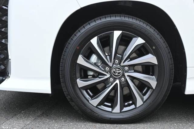 トヨタ:ヴォクシー