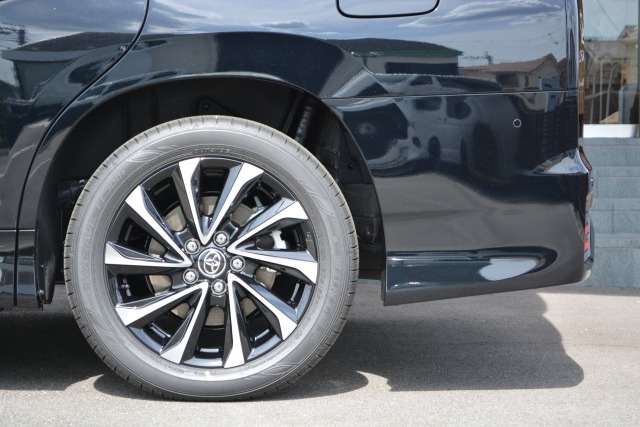 トヨタ:ノア(エアロボディ）