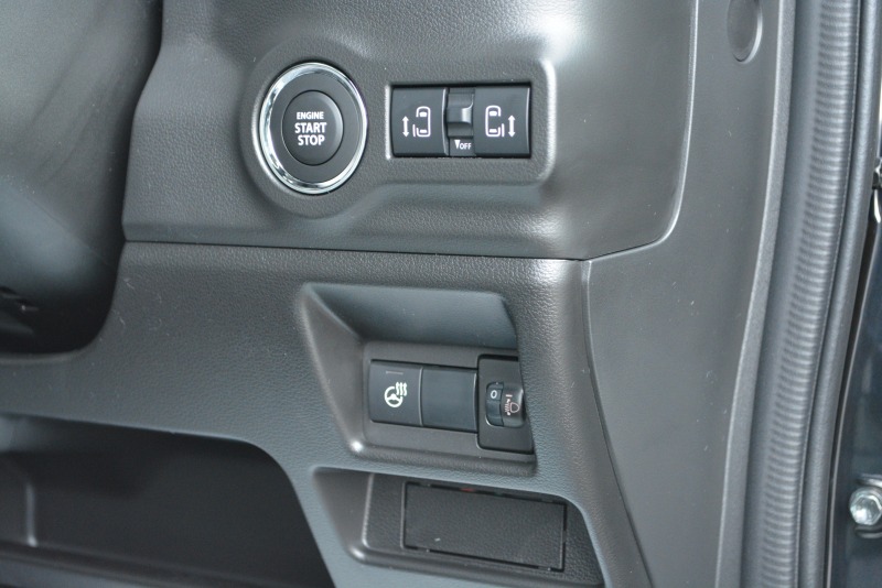 スズキ:スペーシアカスタム